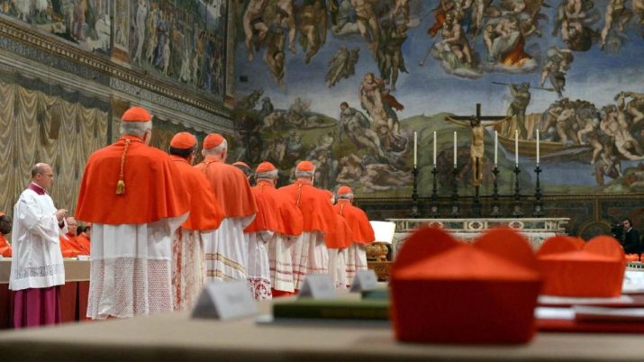 Cardeais católicos na Capela Sistina