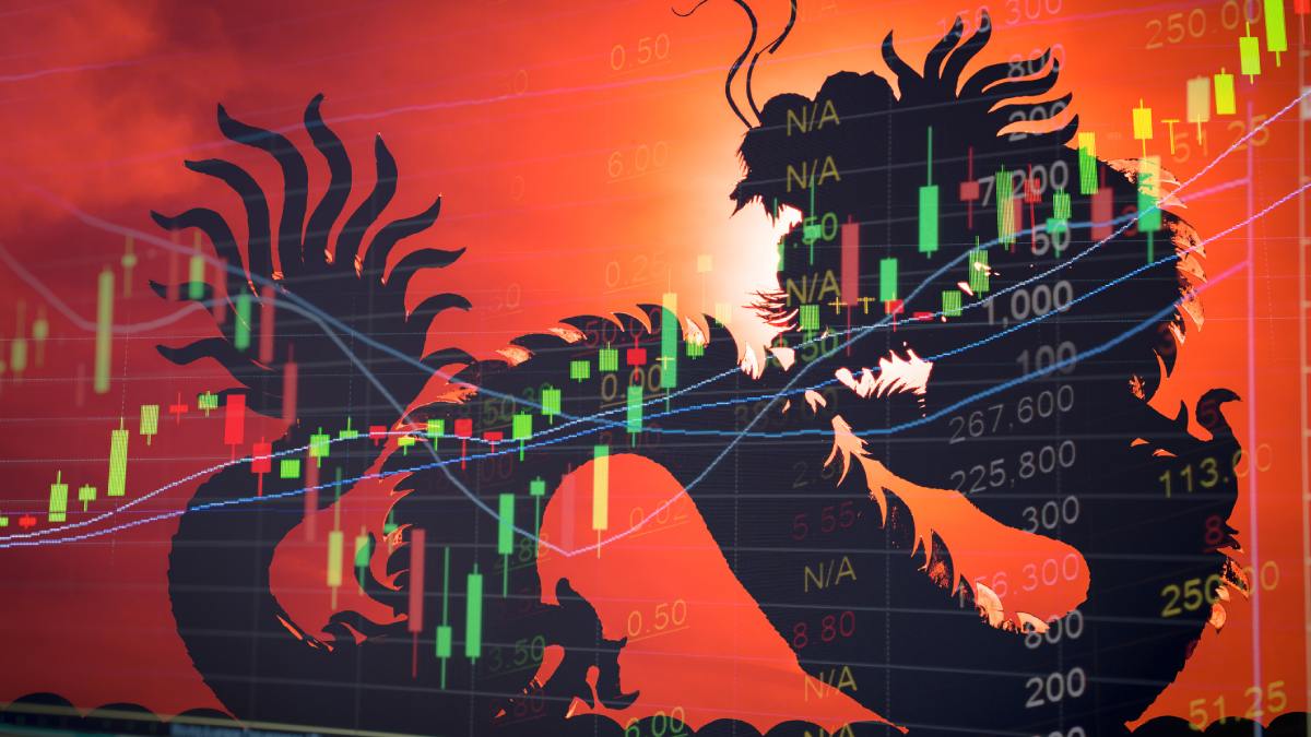 Gráfico de ações com dragão ao fundo, representando investimentos na China.
