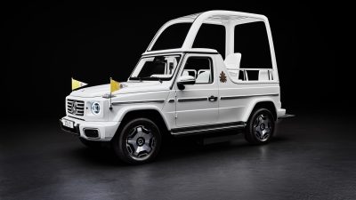 Mercedes G580 adaptado como papamóvel