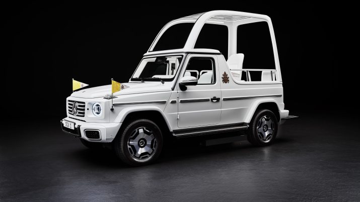 Mercedes G580 adaptado como papamóvel