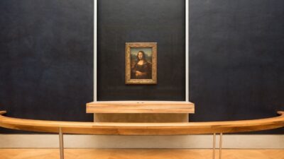 Mona Lisa, de Leonardo da Vinci, no museu do Louvre. arte museus obra