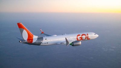 Foto de aeronave da GOL (GOLL4) adesivada com o logo atual da empresa