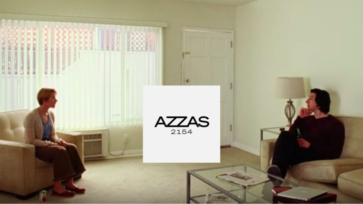 Cena do filme História de um Casamento com o logo da Azzas 2154 no meio