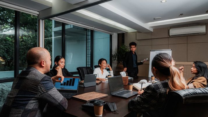 estágio-trainee-vagas-carreira-trabalho
