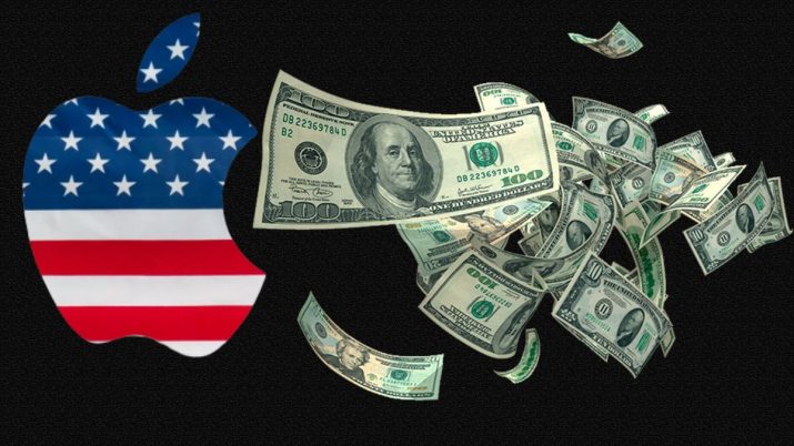 Montagem em fundo preto, com o símbolo da Apple nas cores da bandeira dos EUA e notas de dólar voando