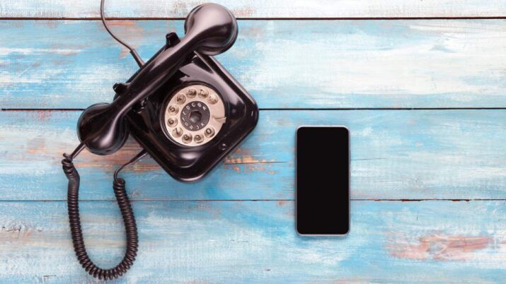 Telefone fixo e smartphone