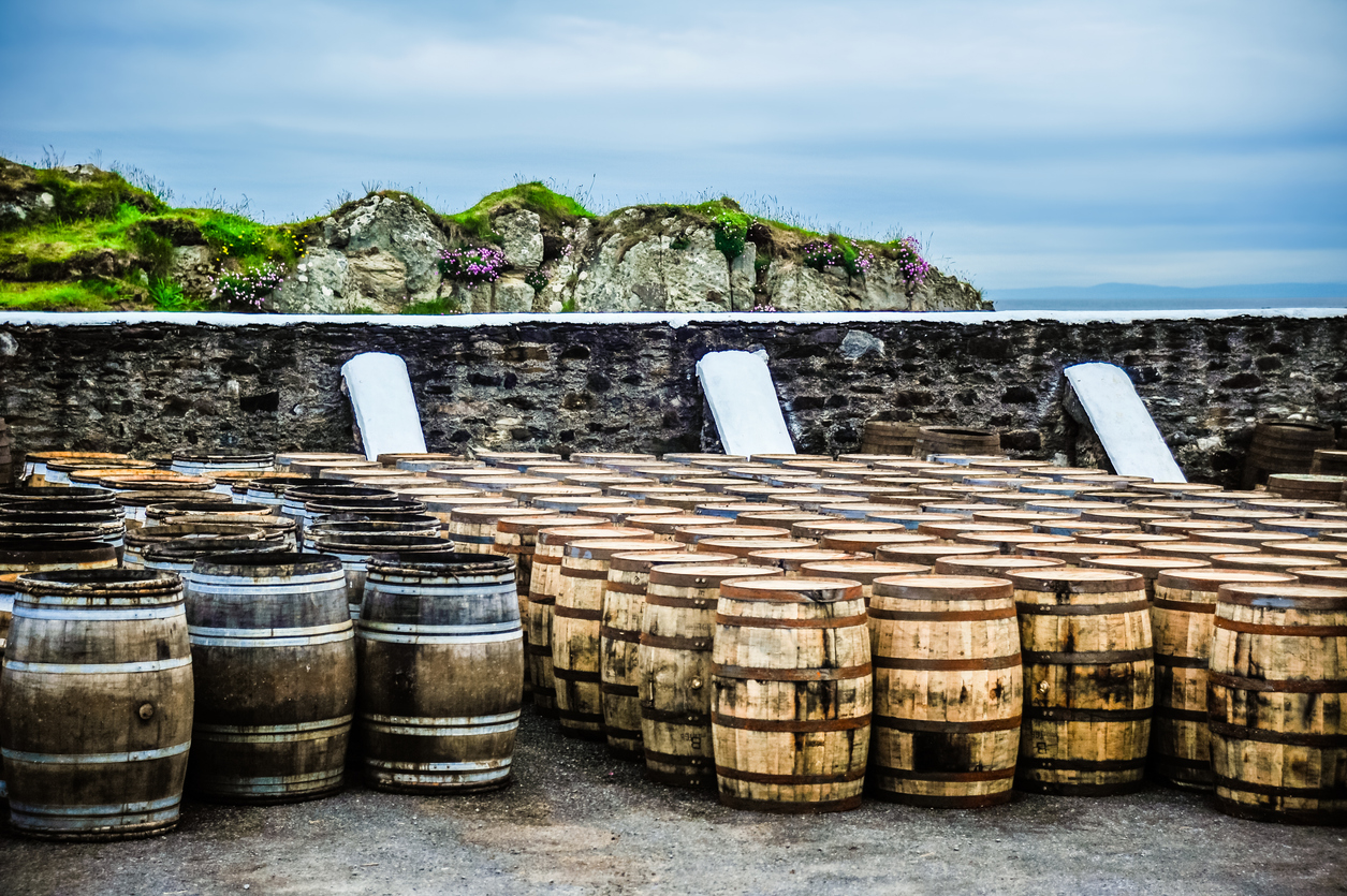 Escócia abriga cerca de 150 destilarias distribuídas entre cinco regiões: Highlands, Lowlands, Speyside, Islay e Campbeltown (além das ilhas)