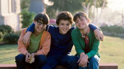 Seriado Anos Incríveis, protagonizado pelos jovens personagens Paul, Kevin Arnold e Winnie Cooper.
