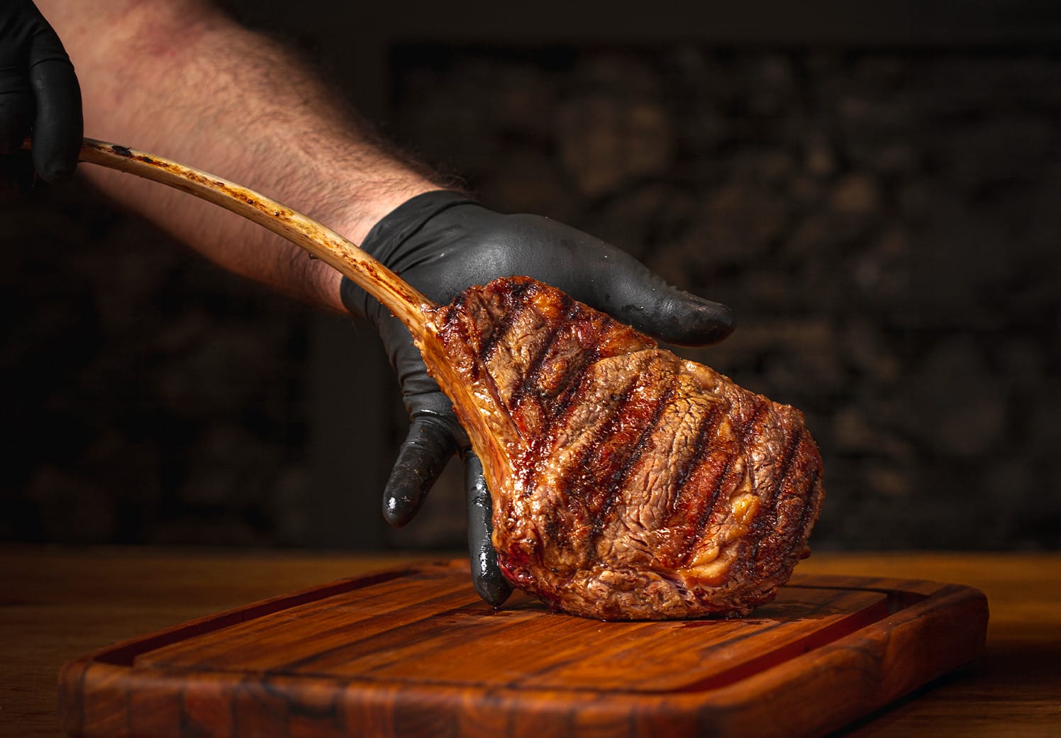 Tomahawk, T-Bone, shoulder steak, ancho e a picanha tradicional da casa são cortes em destaque, segundo Ângelo Coser
