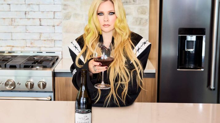 Avril Lavigne e o vinho 'Complicated', da Banshee Wines