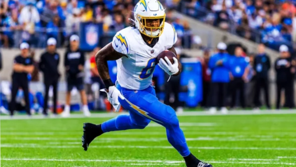 Omarion Hampton, camisa 8 e running back do time