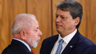 O presidente Luiz Inácio Lula da Silva e o governador de São Paulo, Tarcísio de Freitas