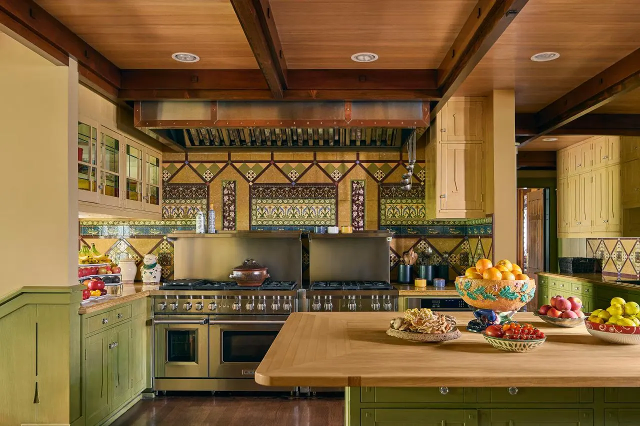 A residência "Little Lake Lodge" foi construída em 1994 pelos bilionários californianos Stewart e Lynda Resnick (Foto: Divulgação/ Sotheby’s)