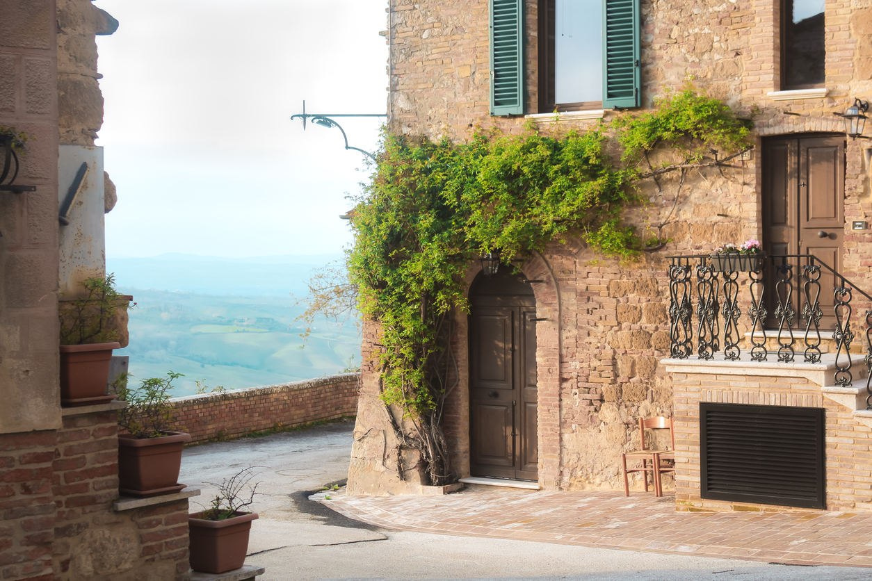 Na Toscana, hotéis boutique, vinhedos e experiências personalizadas se destacam como atrativos