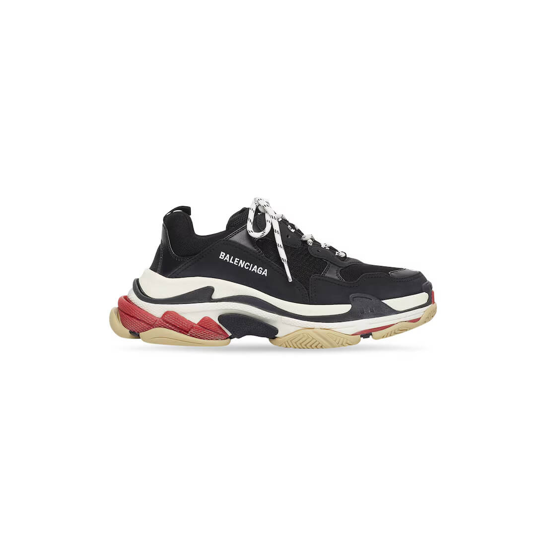 O "Triple S", da Balenciaga, conhecido como "tênis feio" no mundo da moda