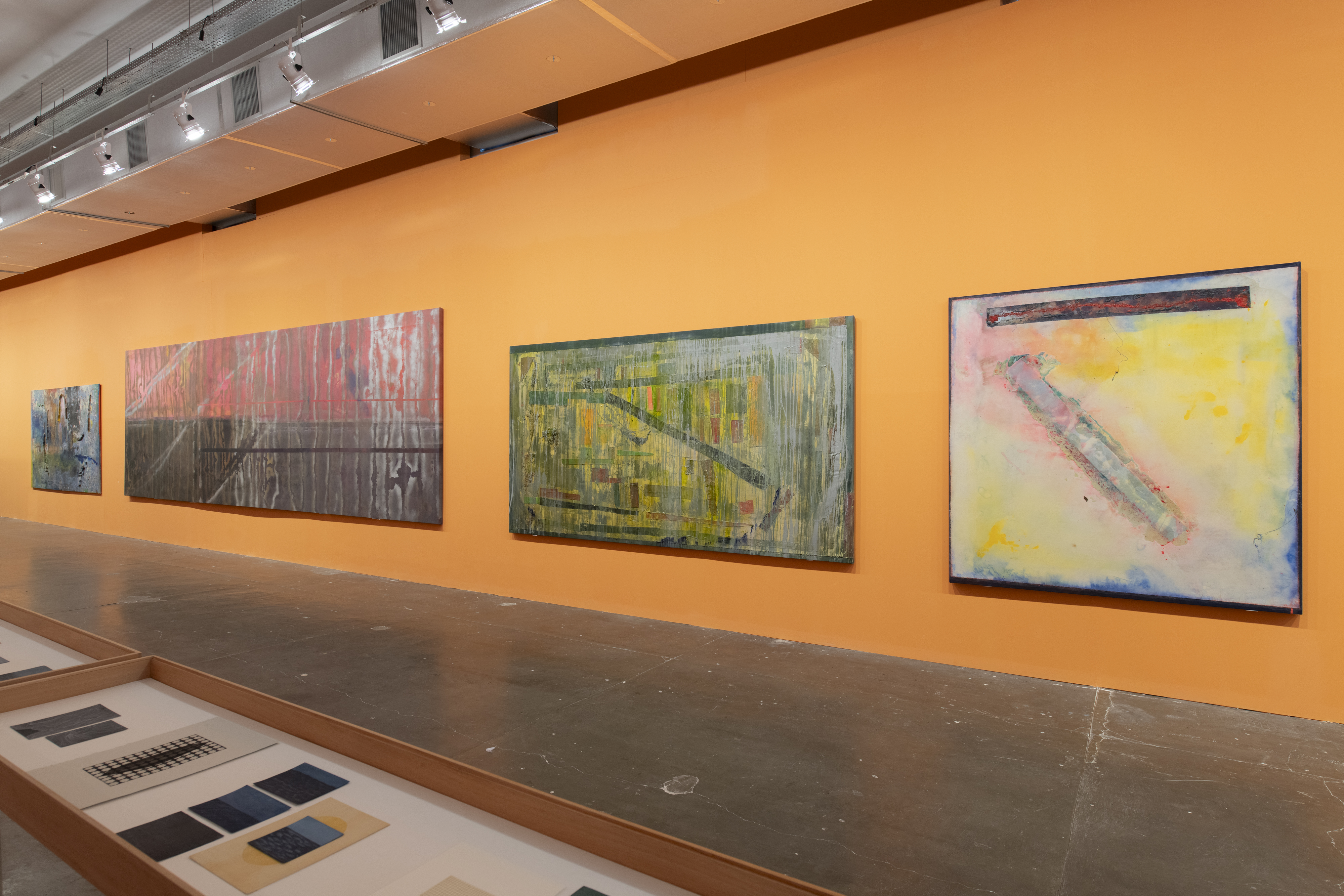 Vista da instalação de Frank Bowling durante a 36ª Bienal de São Paulo (Levi Fanan / Fundação Bienal)
