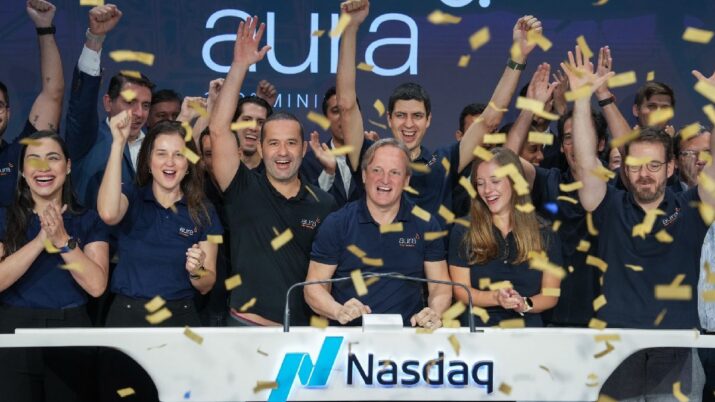 IPO da Aura Minerals na Nasdaq, com o CEO, Rodrigo Barbosa, ao centro