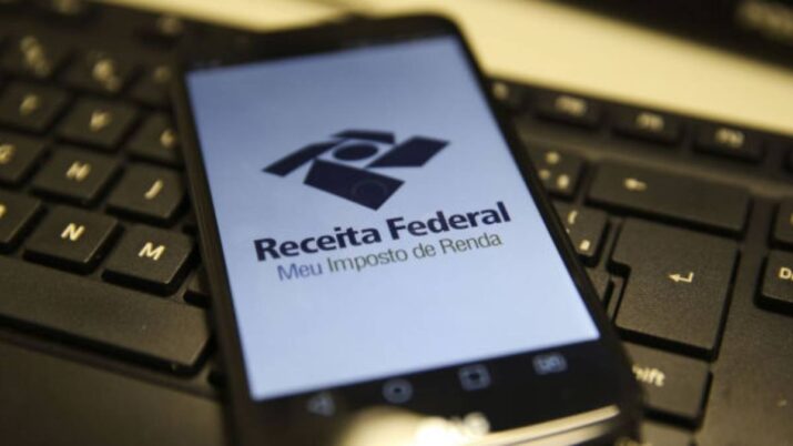 Boato usava a “geração canguru” como isca para espalhar desinformação nas redes; Receita reagiu com nota oficial.