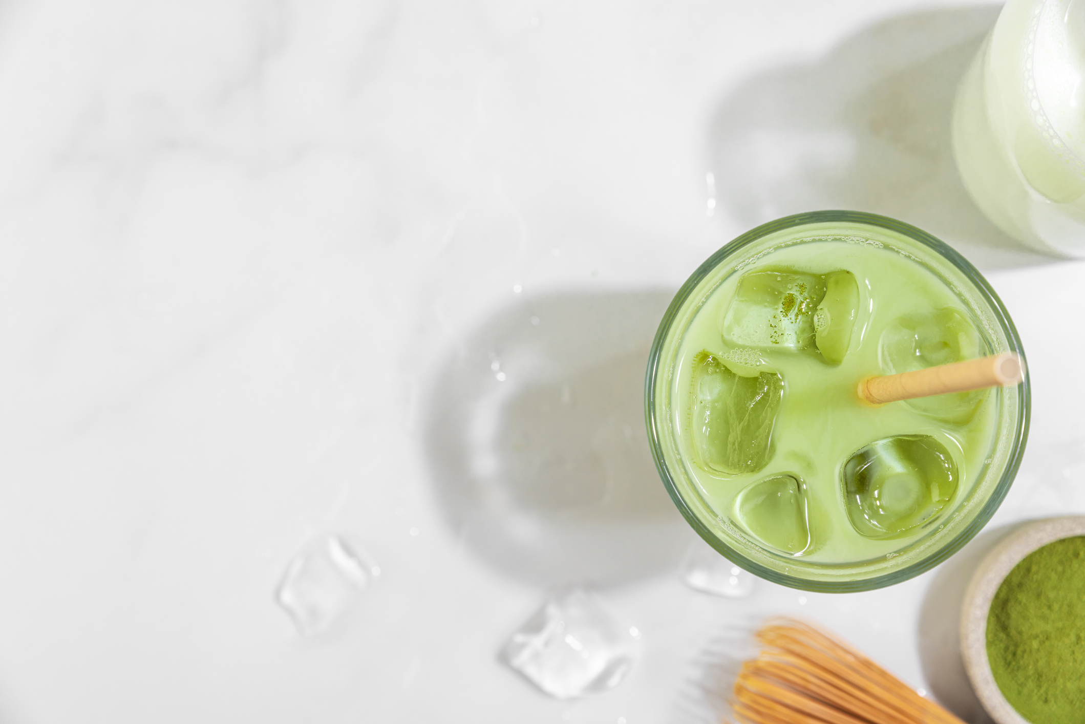 O matcha se destaca entre os consumidores, uma vez que a bebida é associada a um movimento cultural de “pequenos mimos” (Foto: iStock / samael334)
