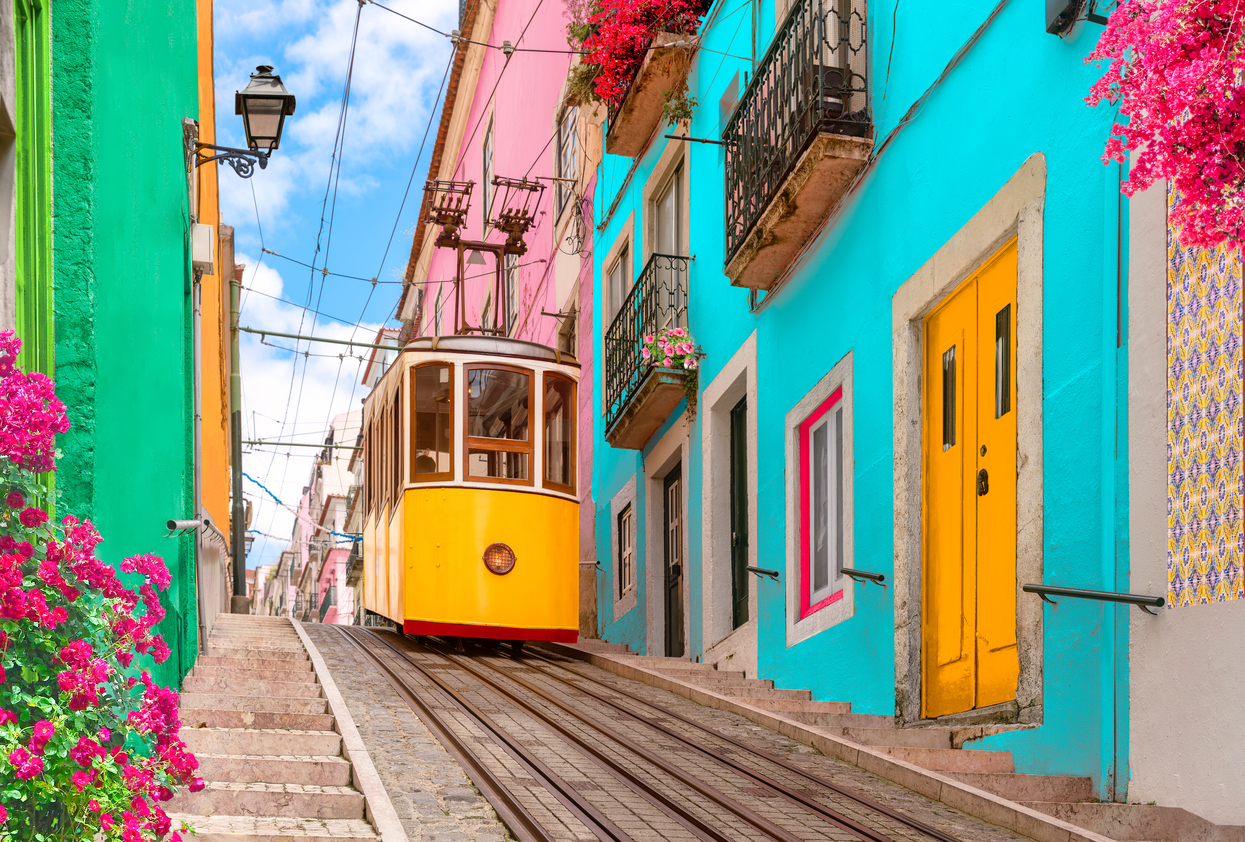 Lisboa é o 2º destino onde os viajantes mais tem buscado por passagens com destino ao Brasil