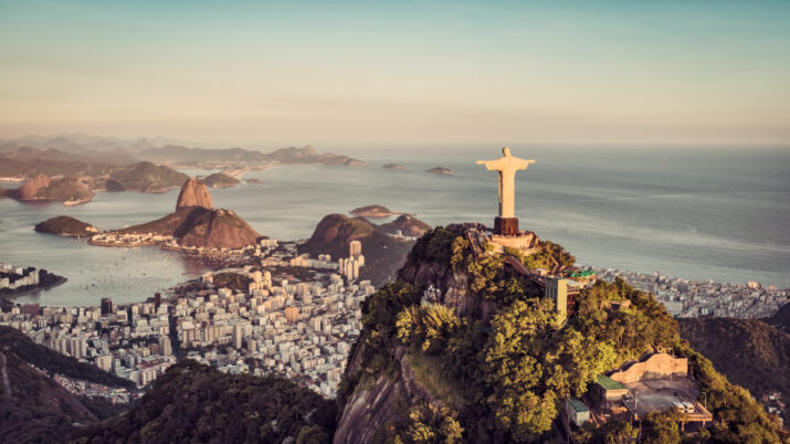 O Brasil recebeu quase 6 milhões de turistas internacionais de janeiro a julho de 2025, segundo dados da Embratur