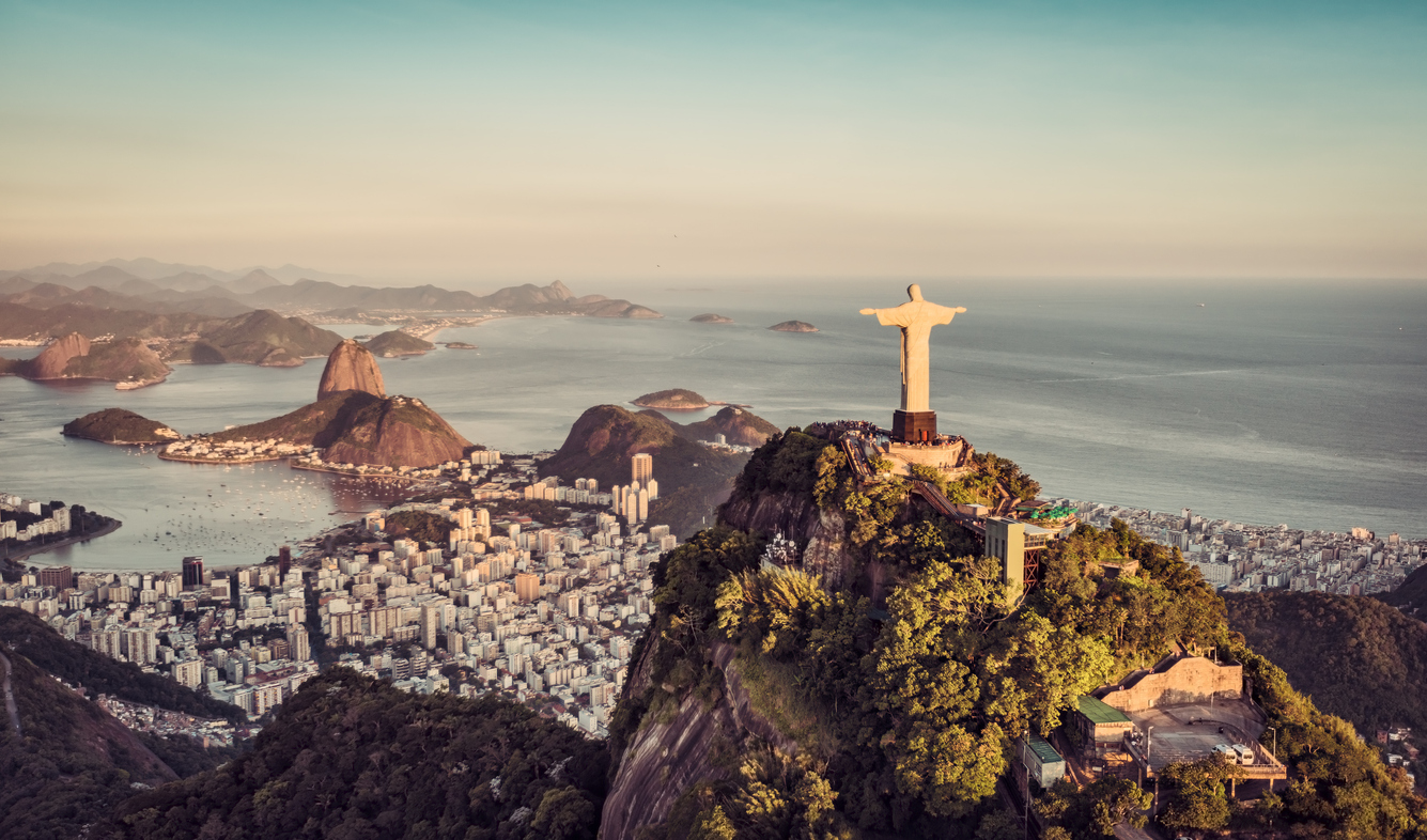 O Brasil recebeu quase 6 milhões de turistas internacionais de janeiro a julho de 2025, segundo dados da Embratur