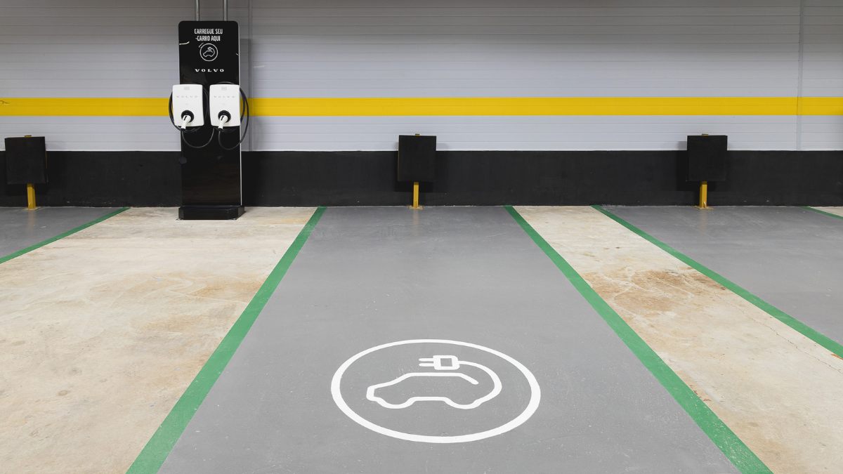 Um prédio com um ponto de recarga para 4 ou 5 elétricos ou PHEV na garagem já é sinal de alerta