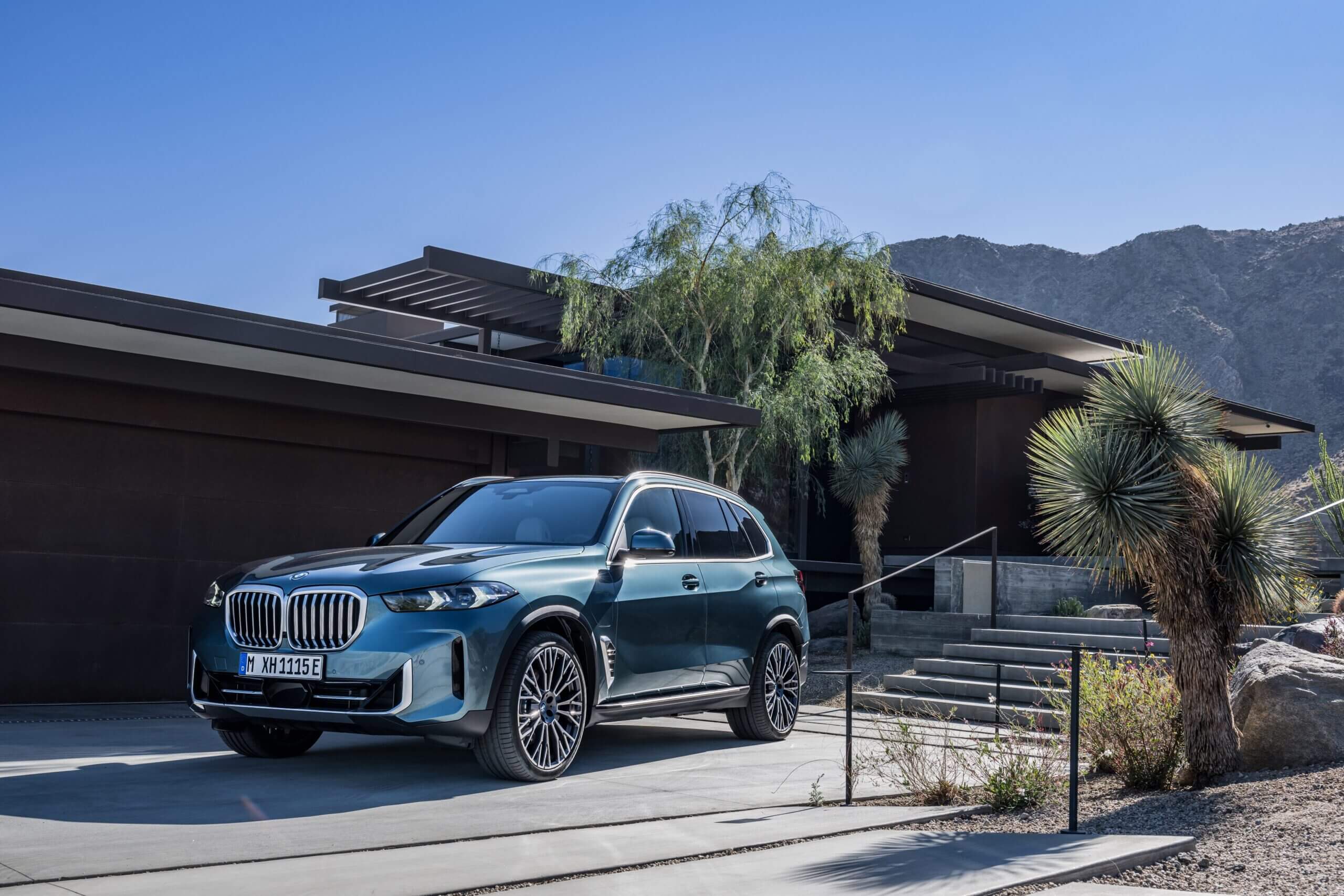 BMW X5 xDrive50e PHEV - autonomia de 78 km no elétrico