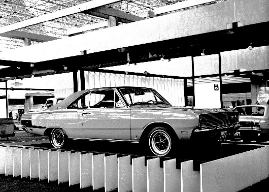 O Dodge Charger R/T, no Salão Internacional do Automóvel de São Paulo, em 1970