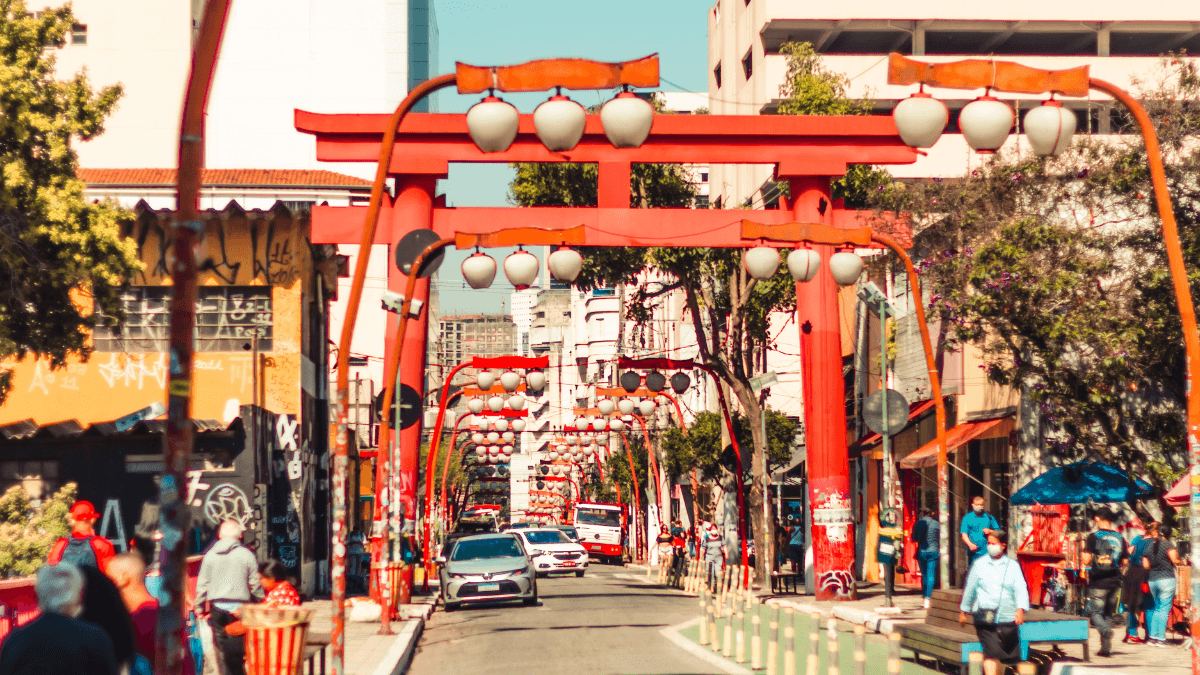 O bairro da Liberdade está entre os 25 melhores lugares para se visistar em 2026, segundo a Lonely Planet