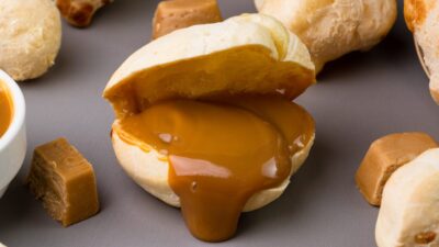 Pão de queijo e doce de leite