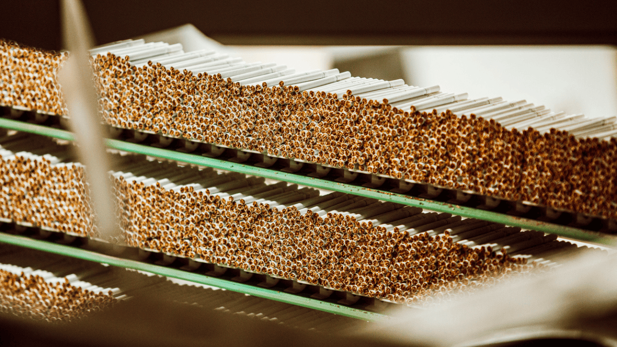 'Mercadores da Dúvida' expõe como as indústrias do tabaco e do petróleo lançaram mão de técnicas visando a promoção sistemática de desinformação para ofuscar e negar dados científicos