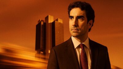 Gabriel Galípolo em frente ao prédio do Banco Central