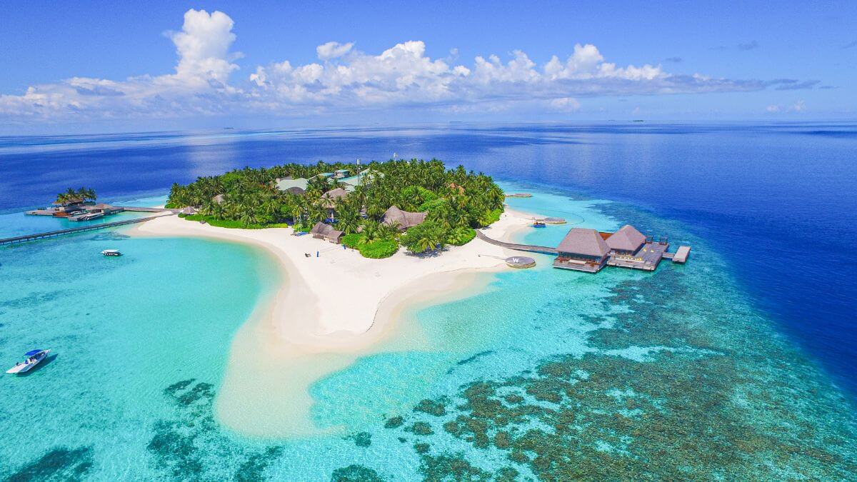 A lei de proibição geracional do consumo de tabaco se aplica a habitantes e turistas