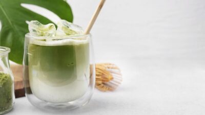 A popularidade nas redes sociais e maior preocupação com a saúde constirbuíram para a febre do matcha