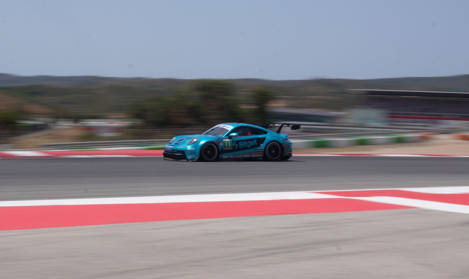 A parceria entre Bitget e Porsche Cup é sobre criar conexões reais, construir relacionamentos e posicionar a marca em um contexto de excelência