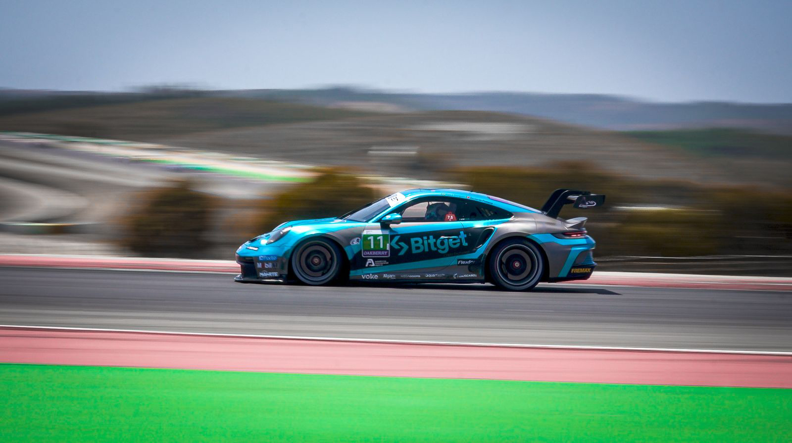 Competitividade extrema e busca incessante por resultados superiores: pontos de encontro dos universos cripto e auto