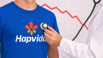 Hapvida, operadora de saúde, sendo analisada por um médico