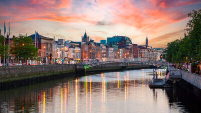 Rio Liffey define o mercado imobiliário de Dublin
