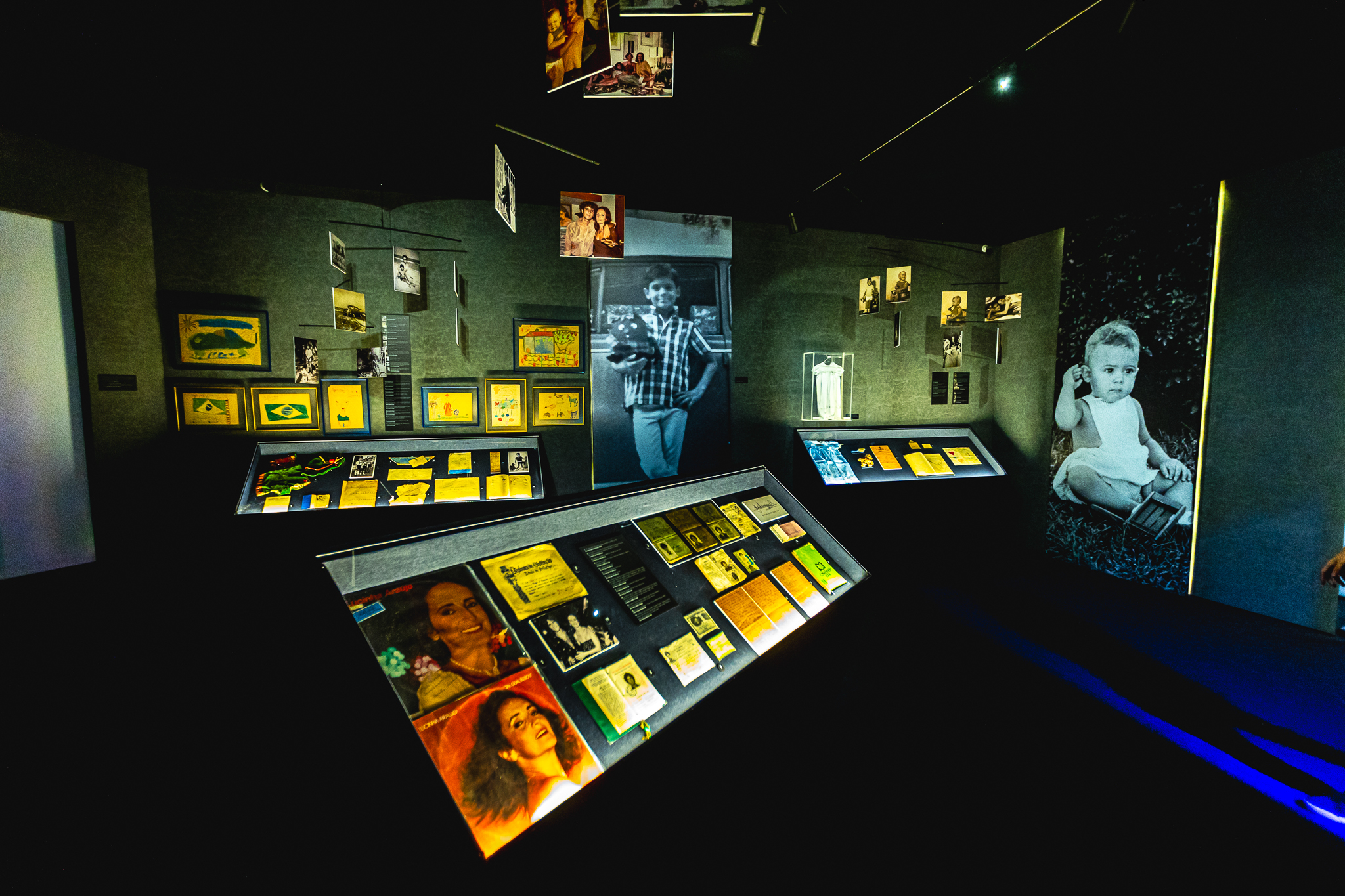 Mostra CAZUZA EXAGERADO