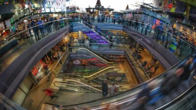 Centro de compras dentro de um shopping em Rotterdam, Países Baixos