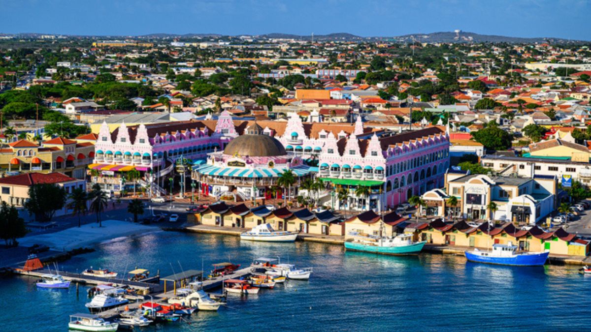 Vista da orla de Oranjestad