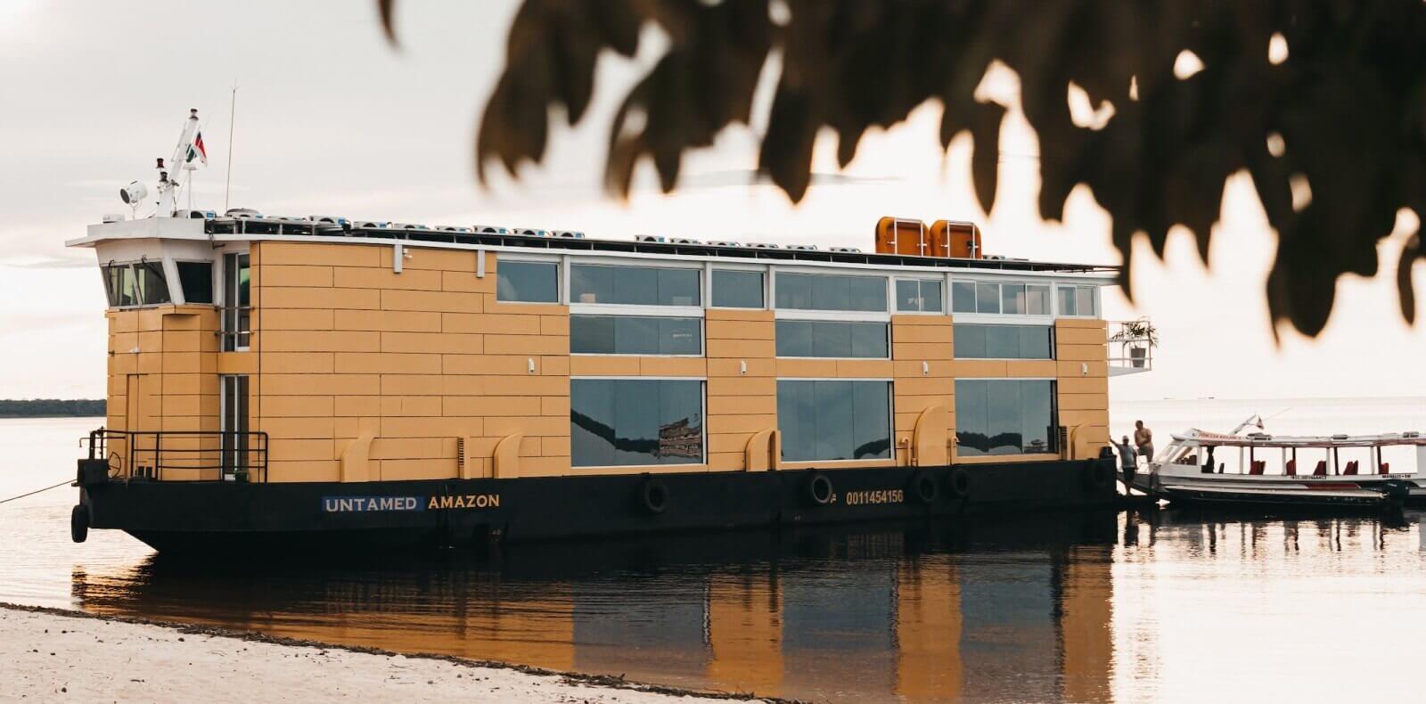 Untamed Amazon, navio verde na Amazônia