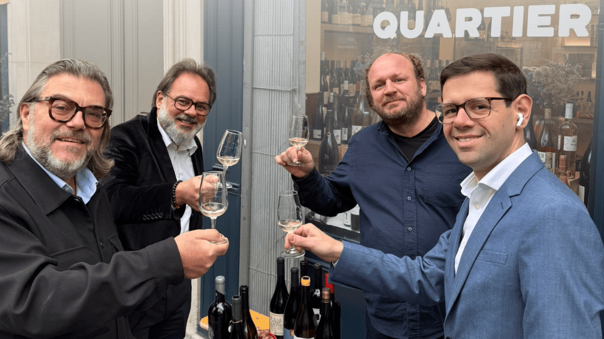 Da esquerda para a direita: Xavier Vankerrebrouck, Giovanni Montoneri, Benoit Mathurin e Guilherme França, do projeto Vin du Brésil