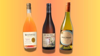 O vinho laranja é um vinho elaborado com uvas brancas que passa por um processo de vinificação como o dos vinhos tintos