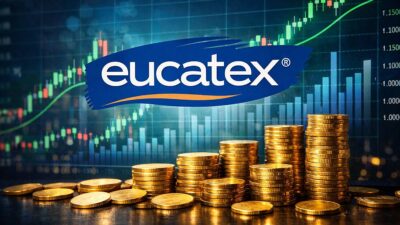 Imagem criada por IA traz um gráfico de ações ao fundo, o logo da Eucatex ao centro e moedas douradas na parte inferior
