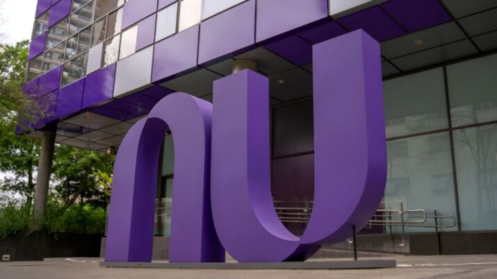 Fachada de escritório do Nubank (ROXO34).
