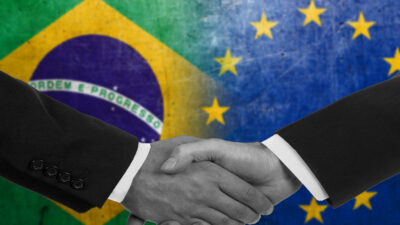 Two men/politicians in suits shaking hands – Brazil and EU
