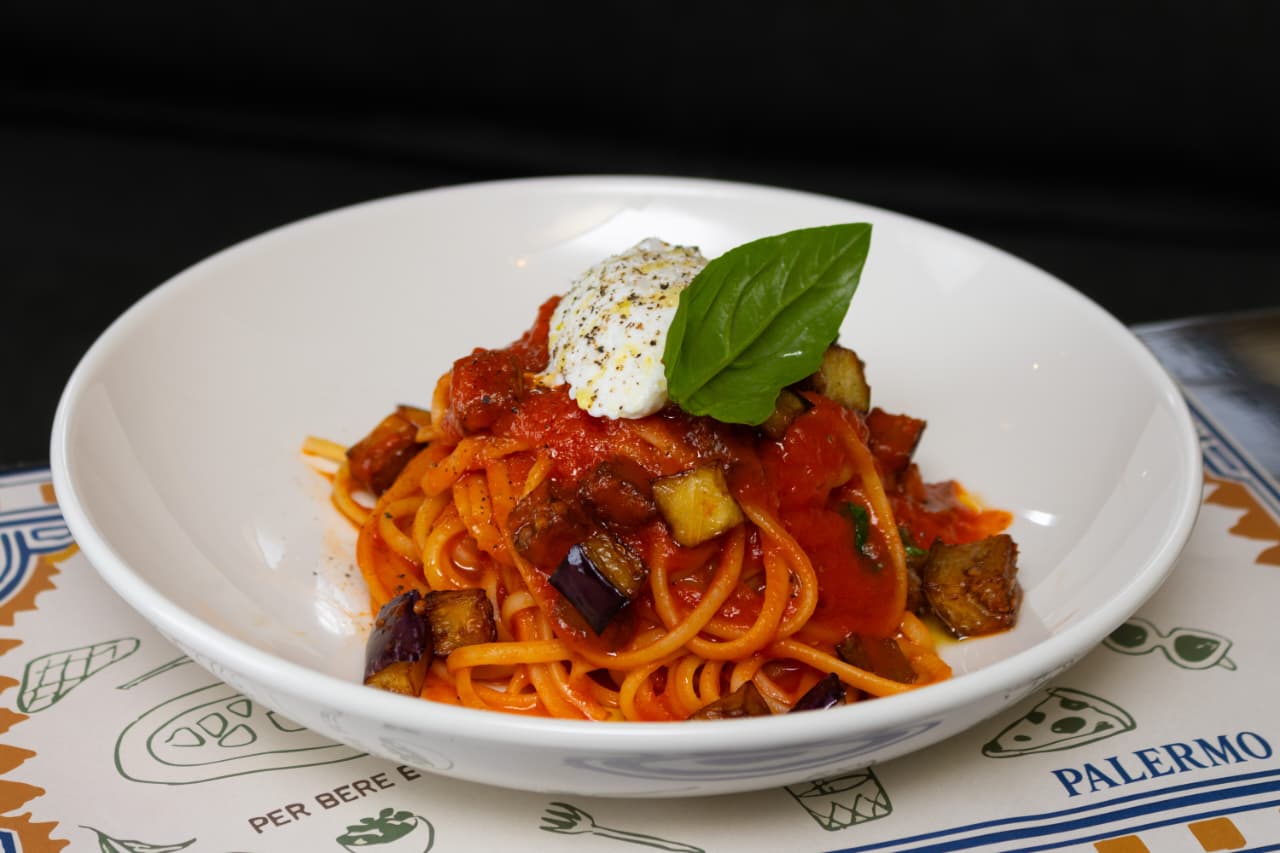 Linguine Alla Norma: massas são destaque em cardápio do Palermo
