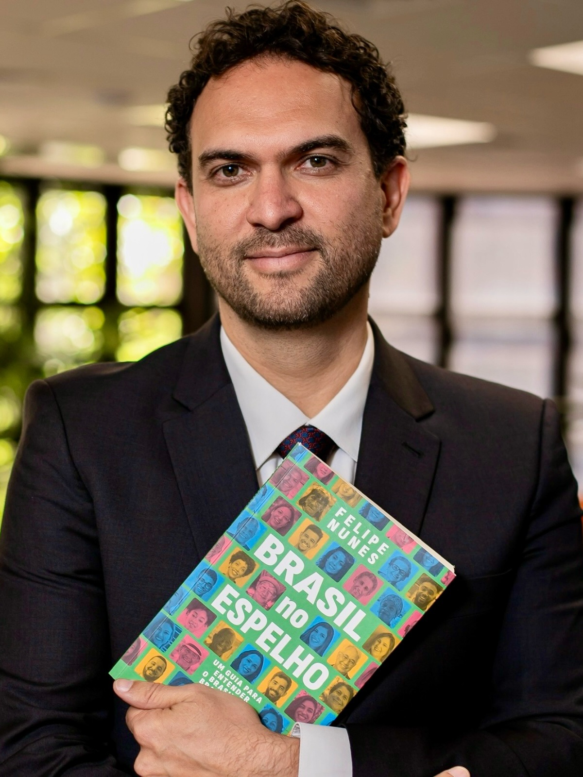 Professor Felipe Nunes